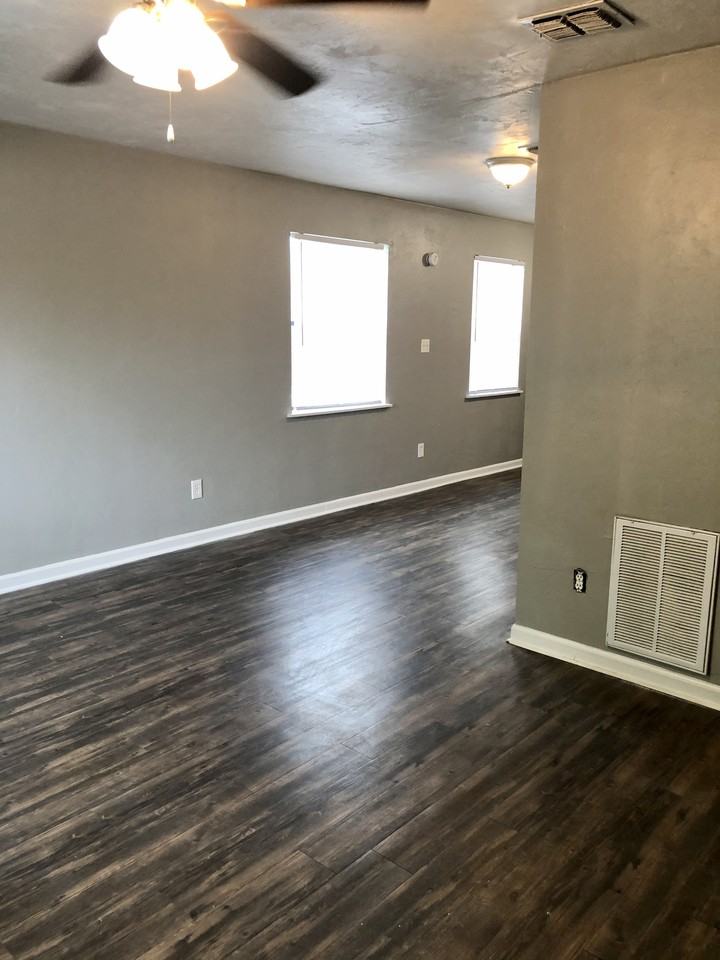 306 White Dr #D4 - Photo 3 of 11