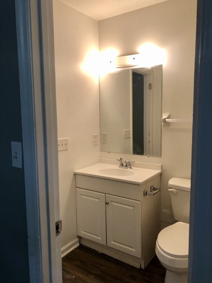 306 White Dr #D4 - Photo 7 of 11