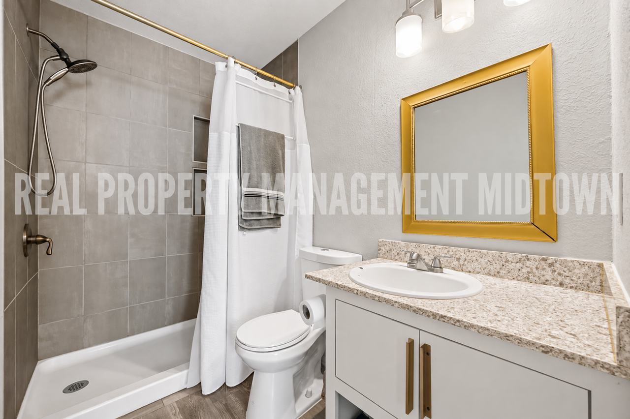 2814 Sherry St - Photo 3 of 17