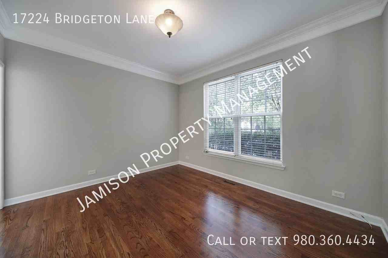17224 Bridgeton Ln - Photo 4 of 32