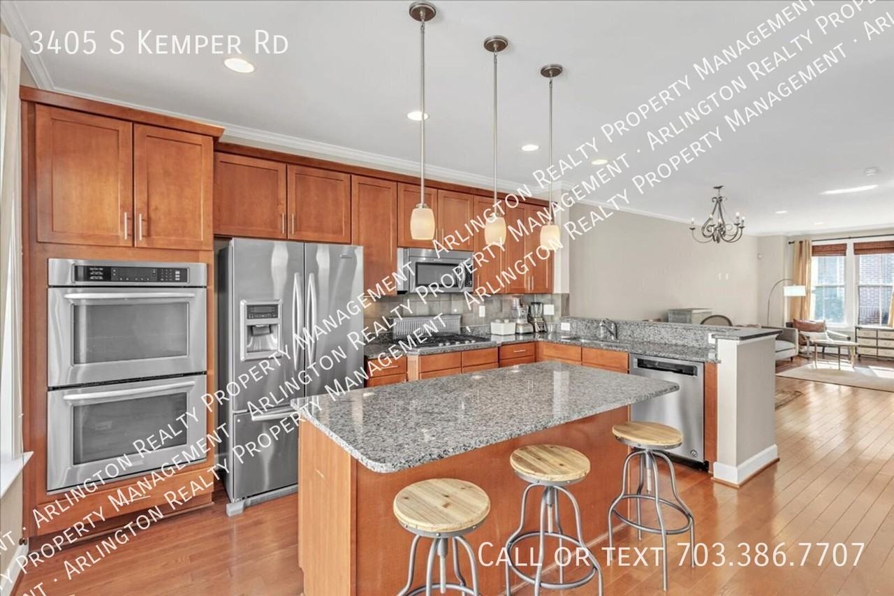 3405 Kemper Rd - Photo 3 of 18