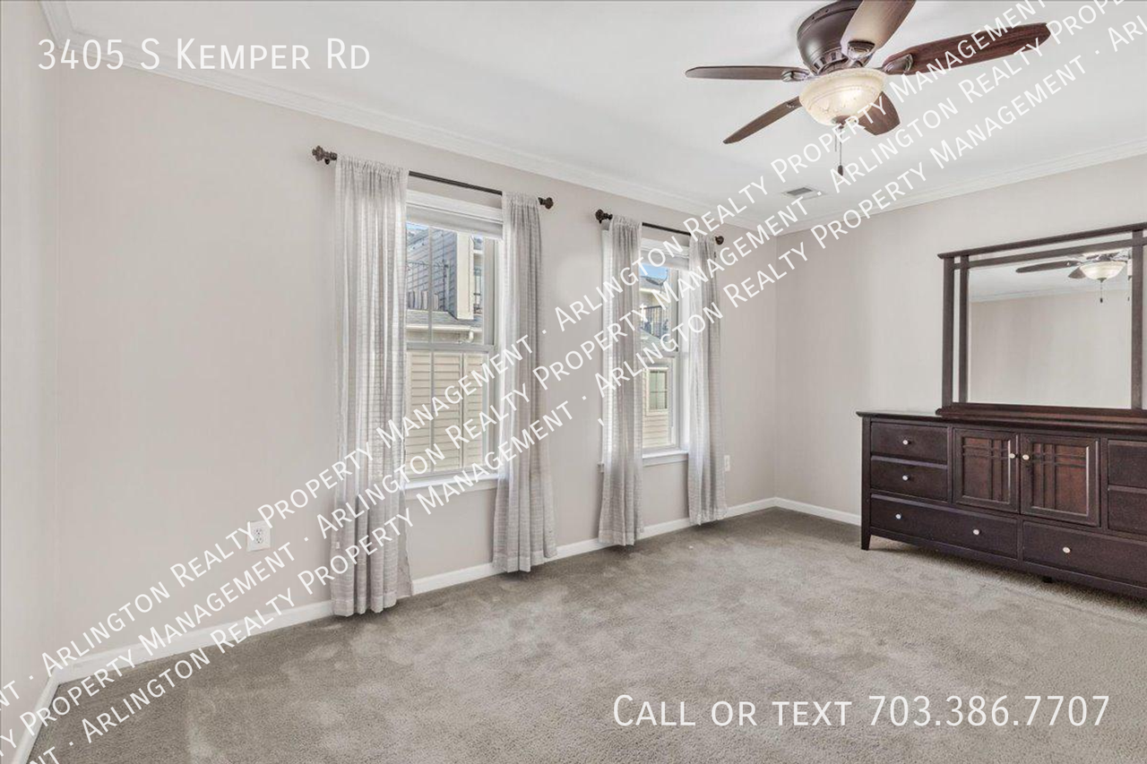 3405 Kemper Rd - Photo 4 of 18