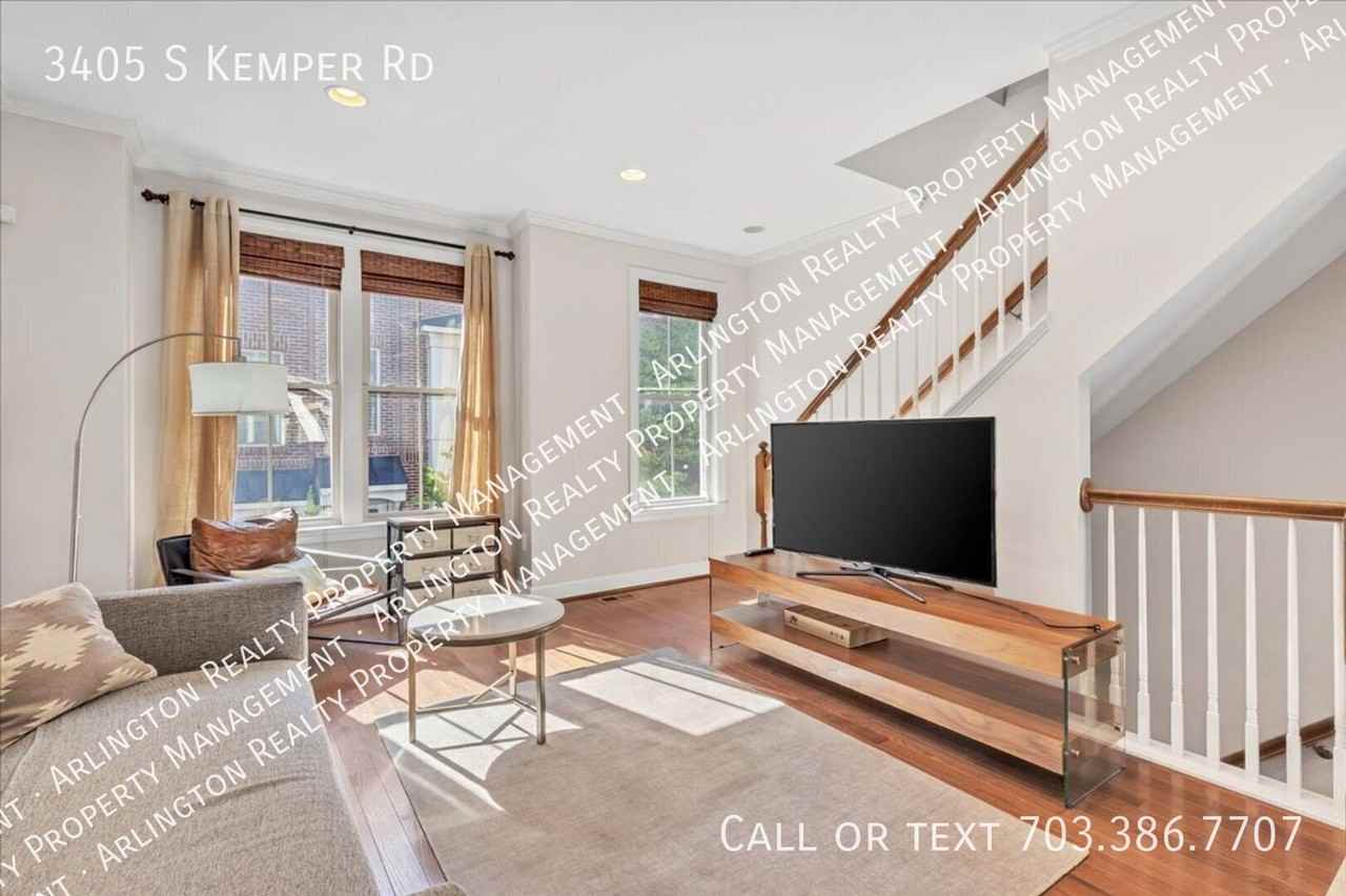 3405 Kemper Rd - Photo 5 of 18