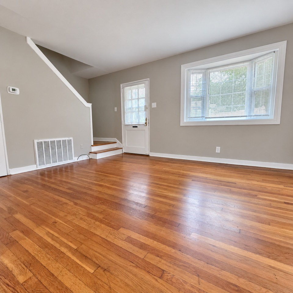 208 Goldsmith St Ne - Photo 3 of 14