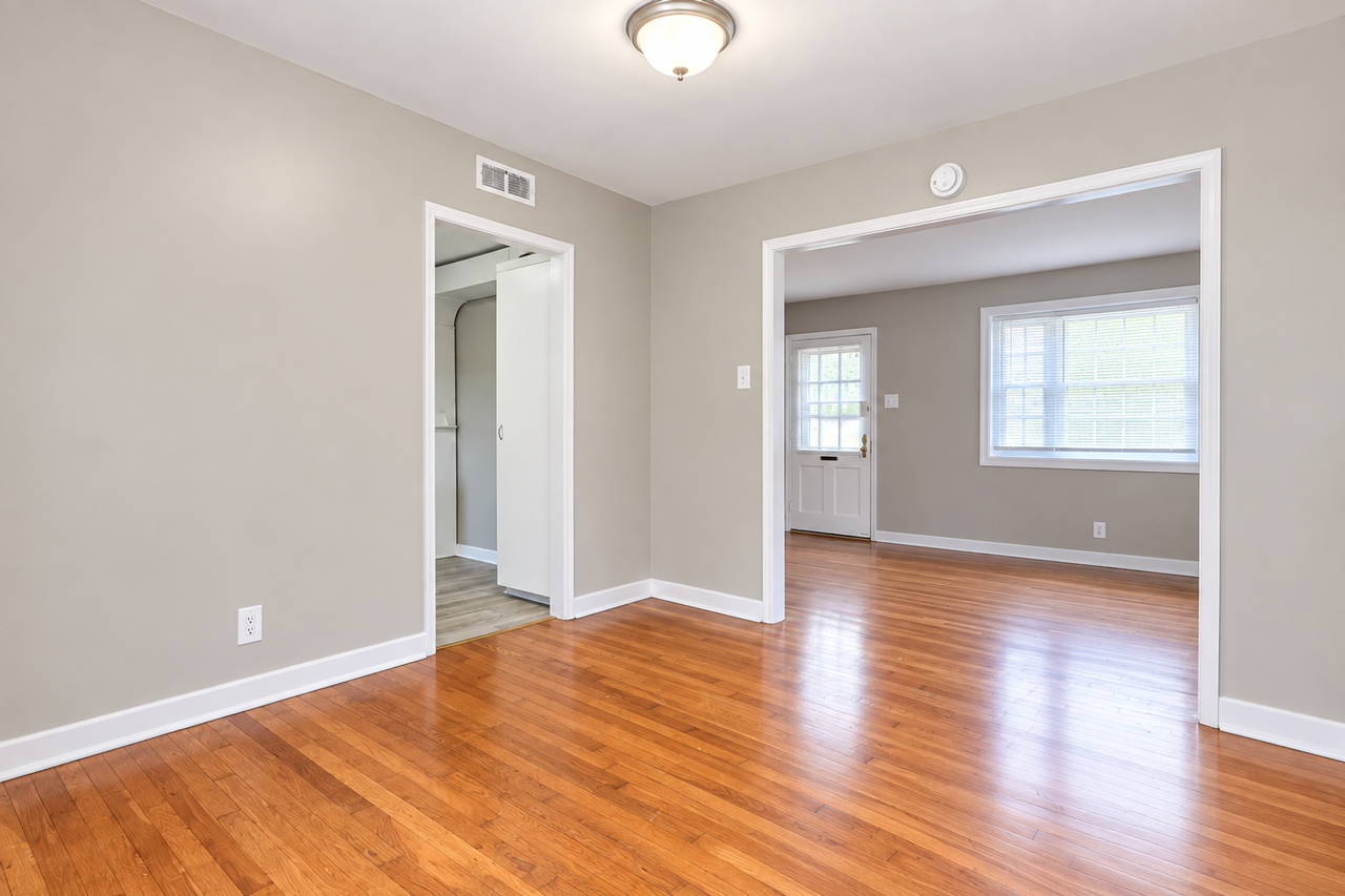 208 Goldsmith St Ne - Photo 5 of 14