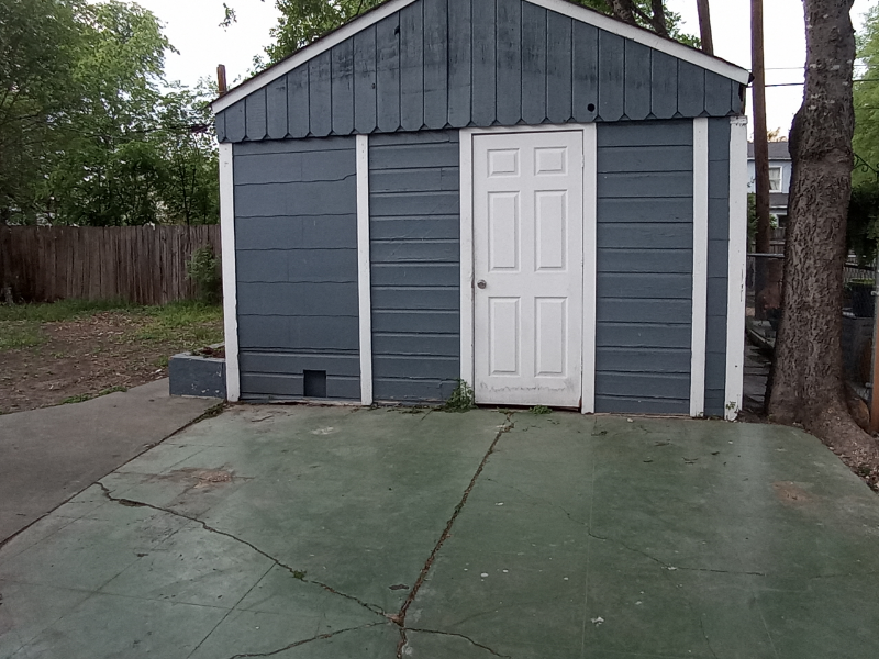 2227 W Woodlawn Ave - Photo 2 of 14