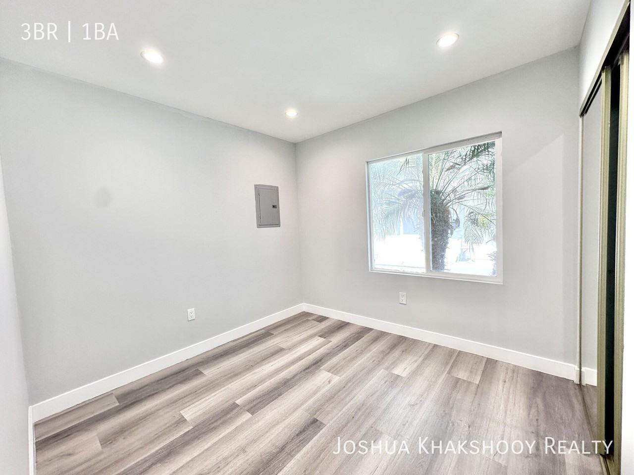 6435 S Victoria Ave - Photo 6 of 6