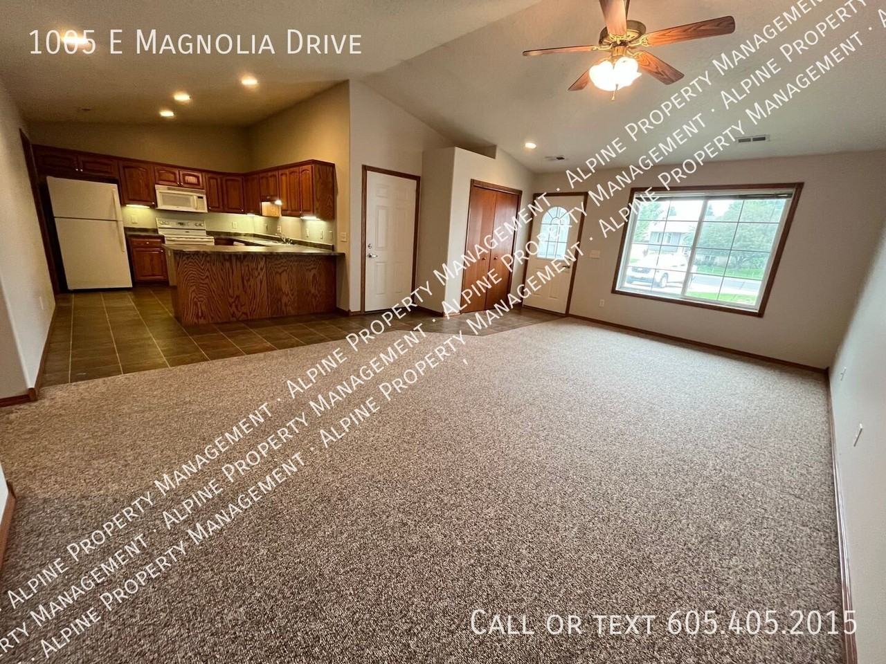 1005 E Magnolia Dr - Photo 4 of 26