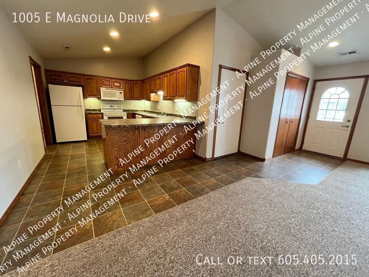 1005 E Magnolia Dr - Photo 5 of 26
