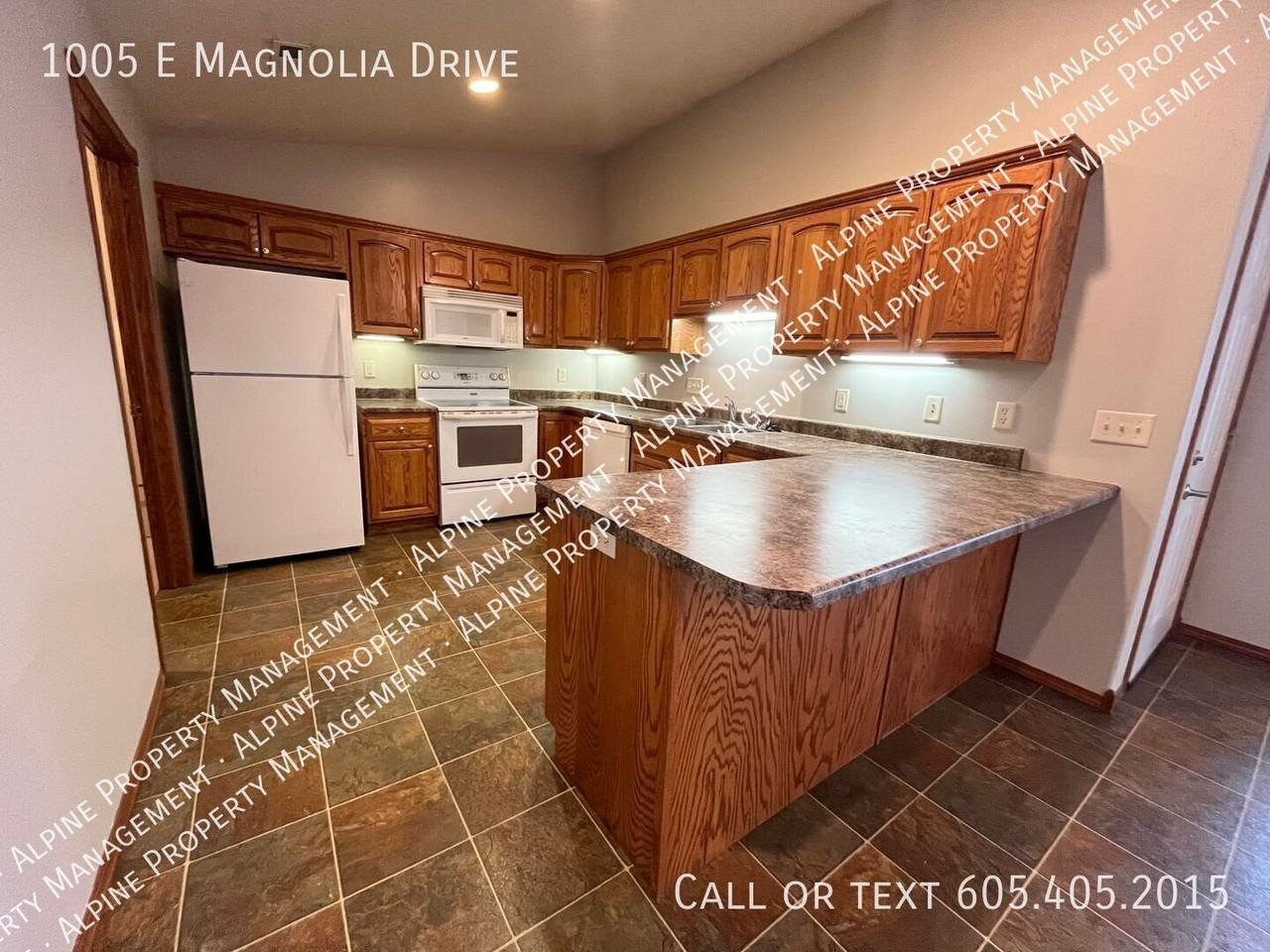 1005 E Magnolia Dr - Photo 6 of 26