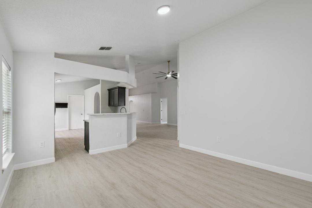 14426 Lake Price Dr - Photo 2 of 12