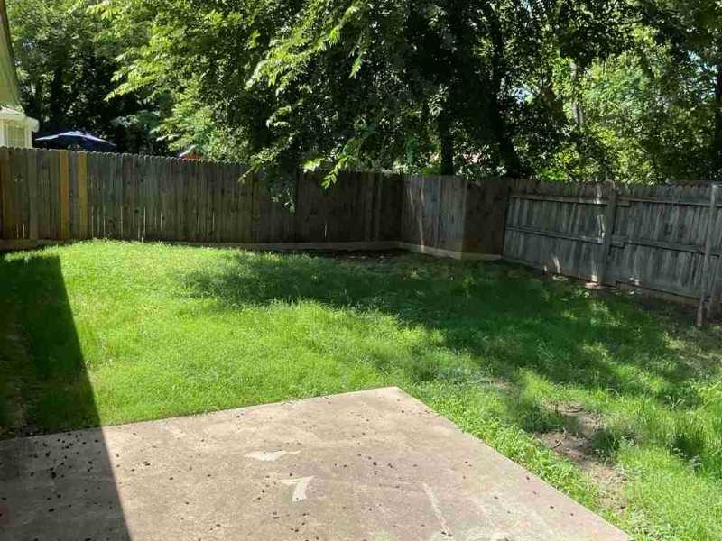 1505 Truelove St - Photo 3 of 10