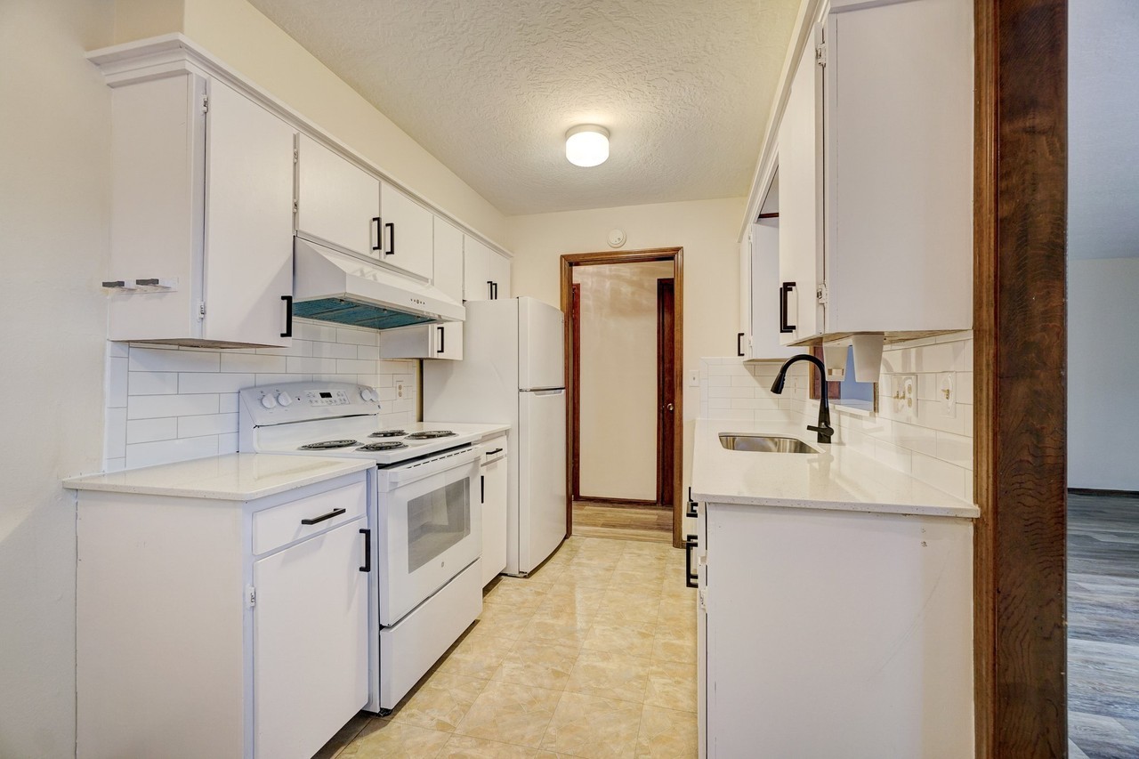 2244 - Donna Drive - Photo 5 of 16