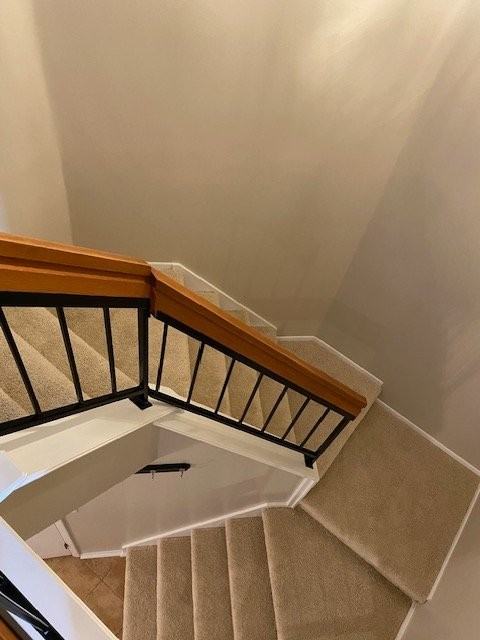 2542 Lancaster Ct - Photo 3 of 8