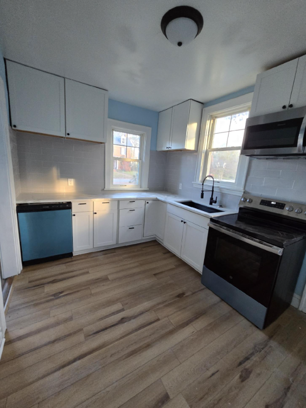 202 Crescent Ave - Photo 3 of 7