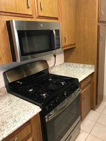 MCHENRY VISTA APARTMENTS - Photo 7 of 24