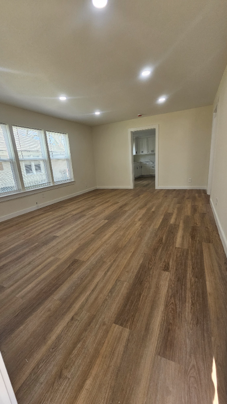 602 N Gaines St #602 - Photo 2 of 11