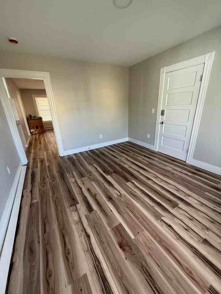 219 Laurel St #2E - Photo 2 of 10