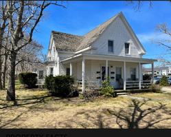 featured image of 15 Davisville Rd #B102
