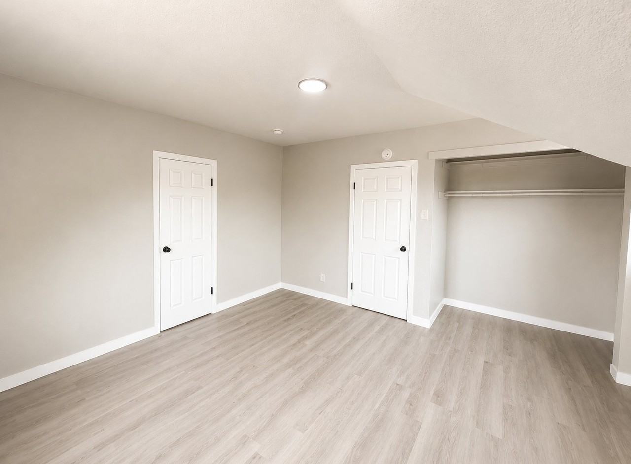 608 Bay State Ave - Photo 4 of 6