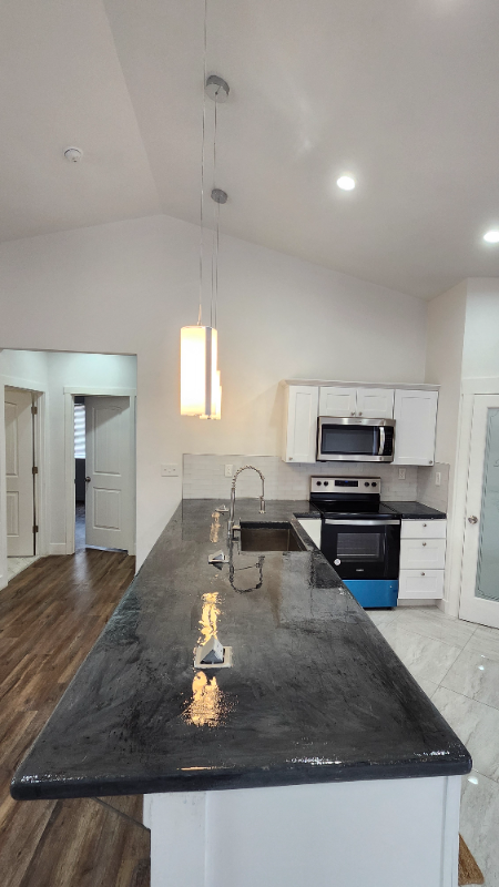 7618 Mcbeth Ln Ne - Photo 5 of 19