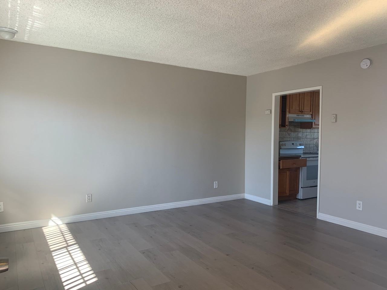 AJ North Hills / 8542 Columbus / John / RC - Photo 2 of 14
