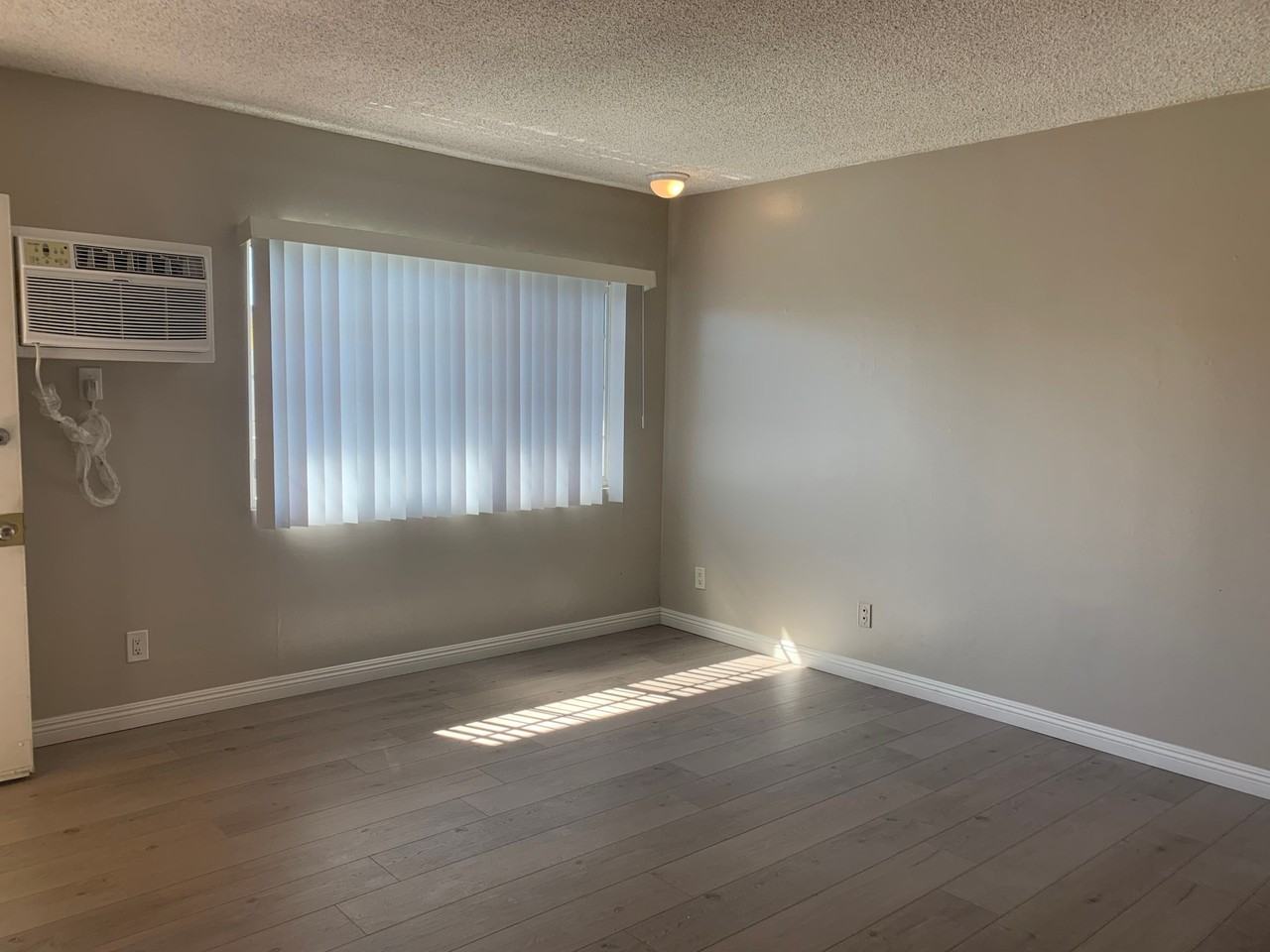 AJ North Hills / 8542 Columbus / John / RC - Photo 3 of 14