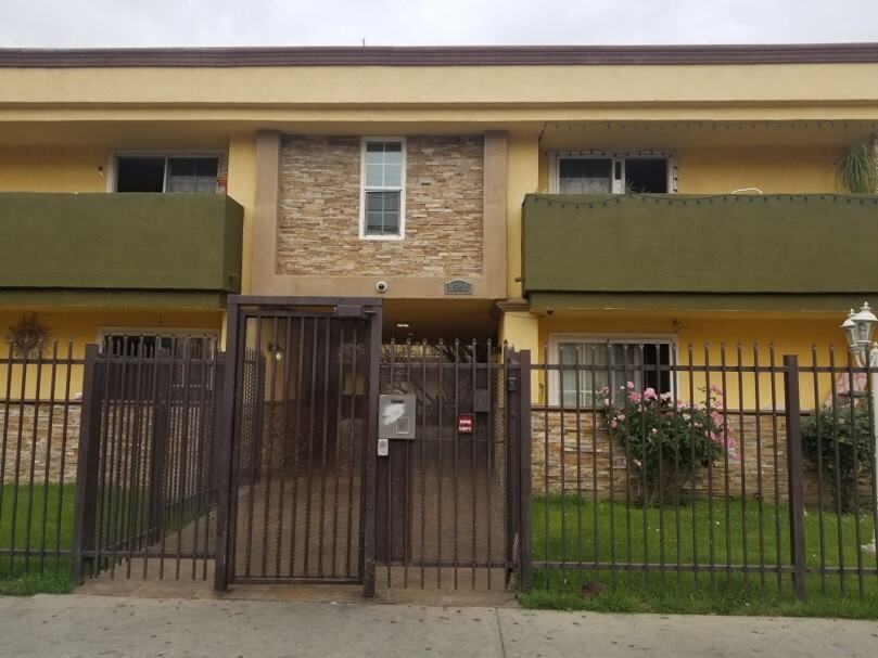 AJ North Hills / 8542 Columbus / John / RC - Photo 7 of 14