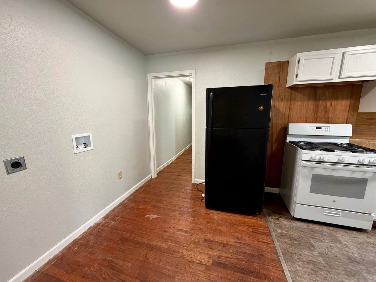 1016 W 21st St #B - Photo 3 of 9