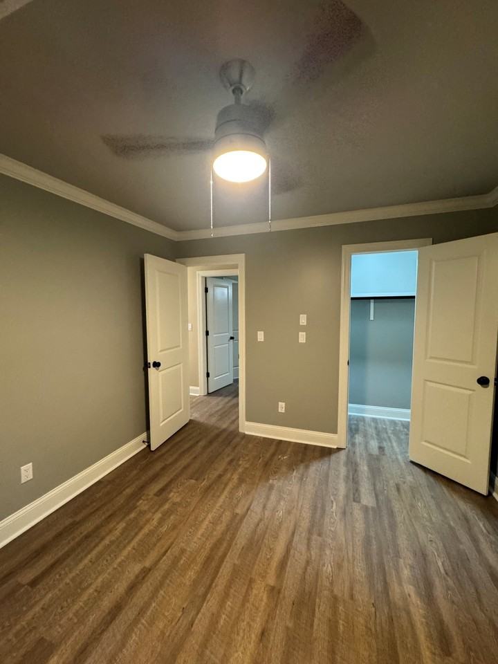 4909 Bayside Ct - Photo 6 of 21