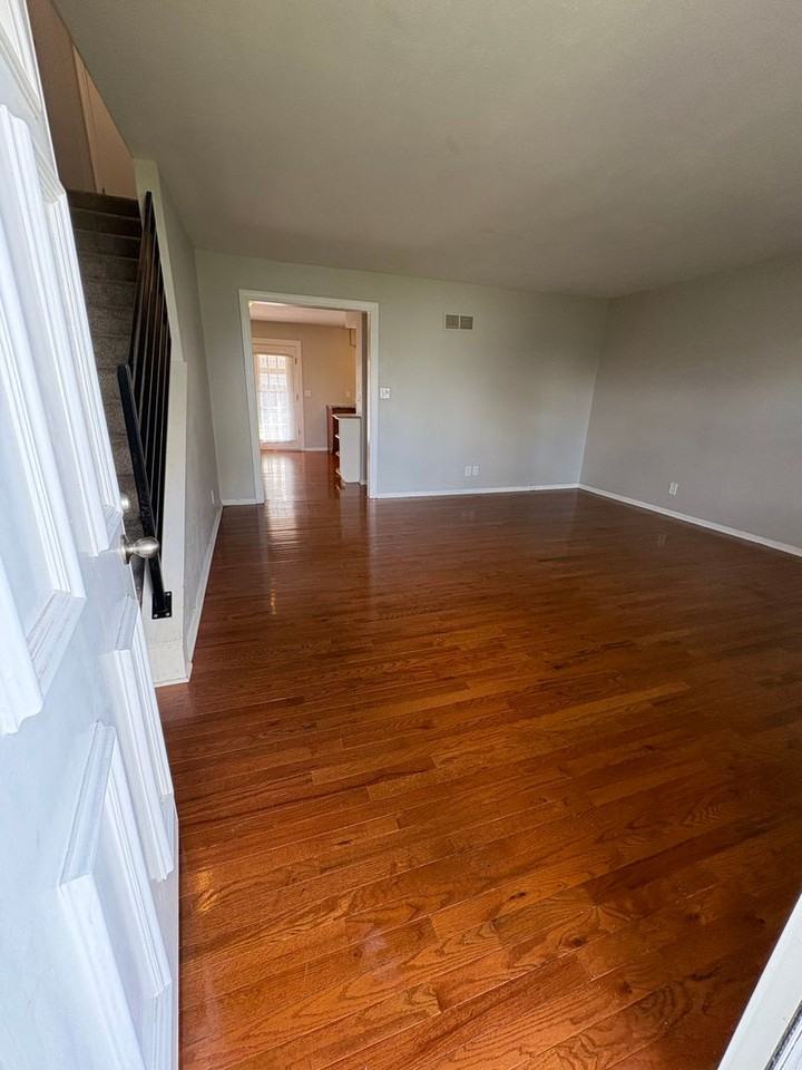 6102 E 129th St - Photo 3 of 31