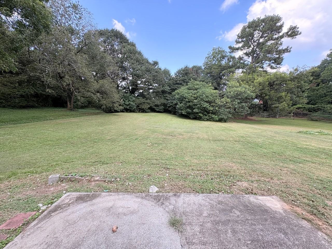136 Sims St #B - Photo 2 of 18