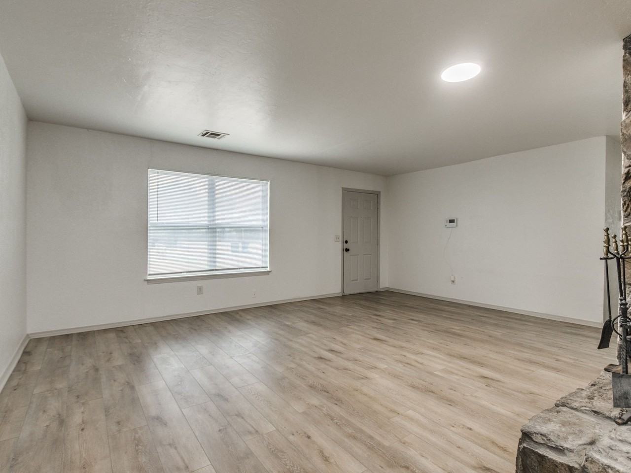 831 Nw 114th St - Photo 4 of 6
