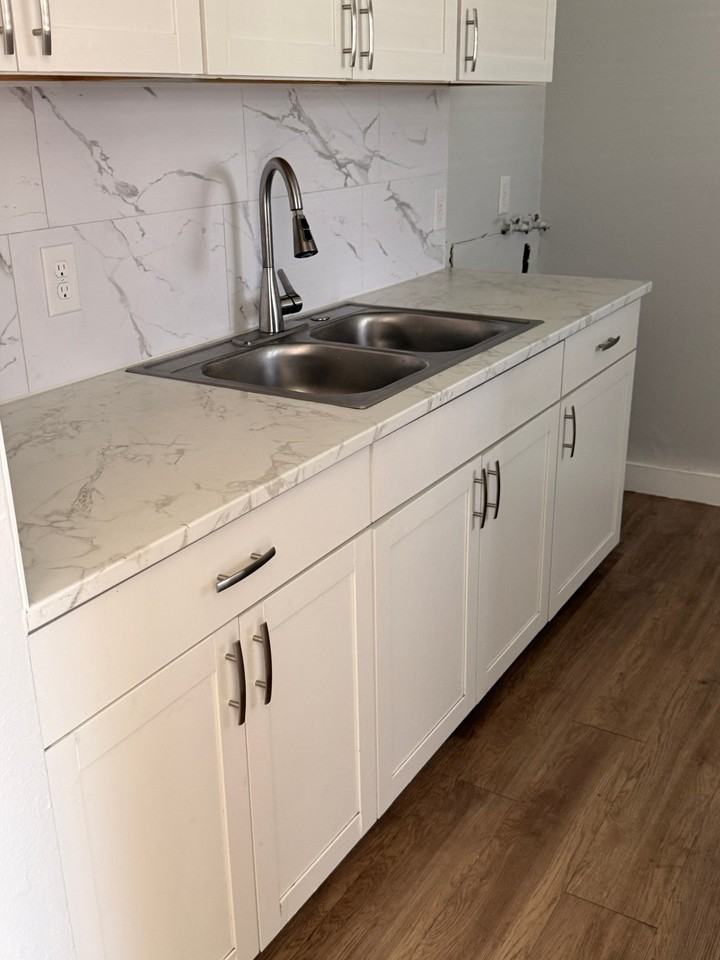 8576 Se #5 - Photo 4 of 8