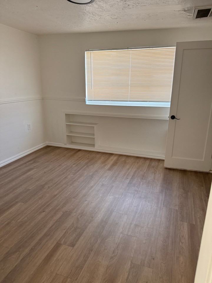3129 S Main St #3 - Photo 7 of 10