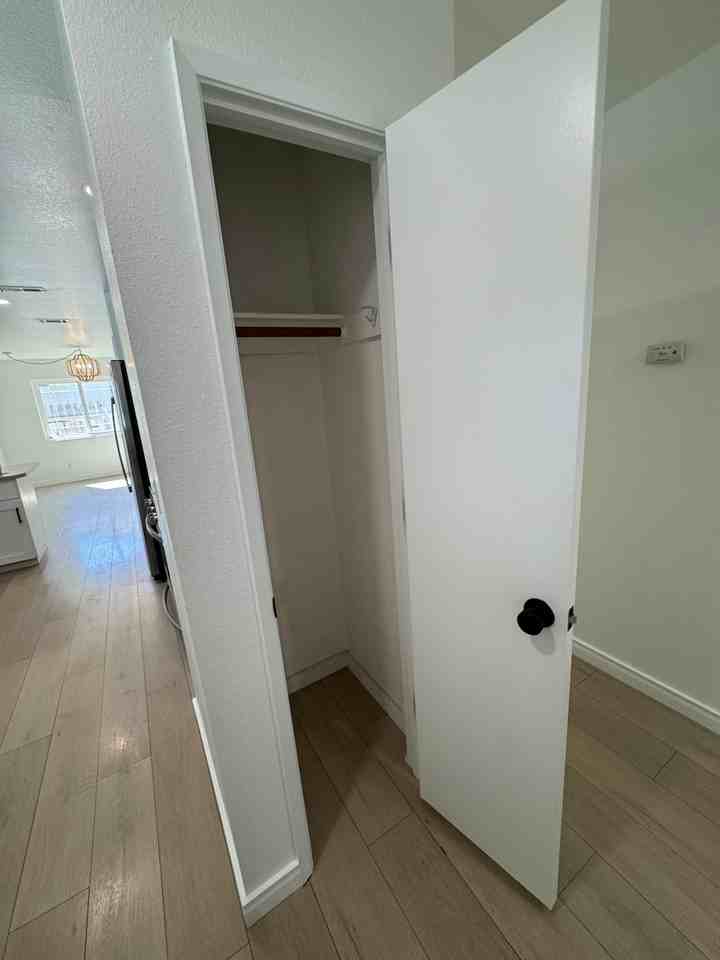 359 Christina Dr - Photo 4 of 21