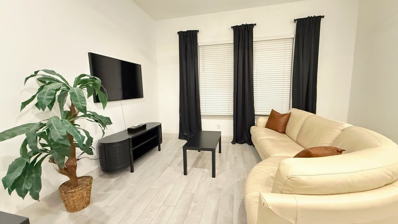 6137 Blythe Dr - Photo 3 of 20