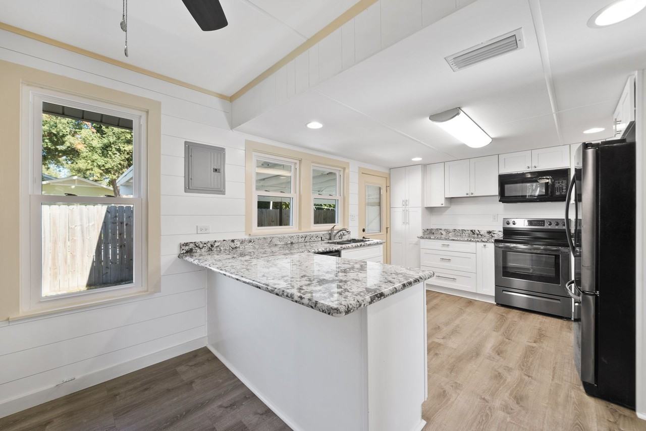 662 Cypress Ave - Photo 2 of 16