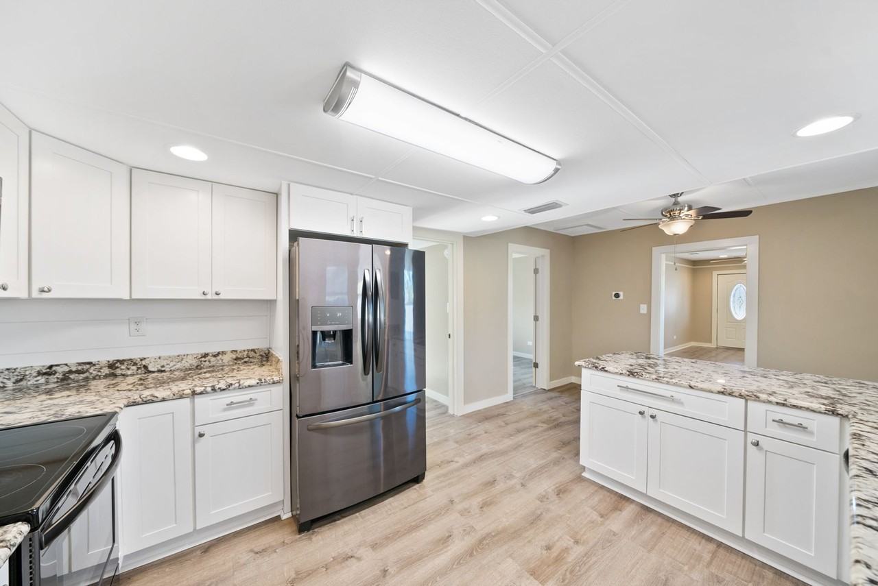 662 Cypress Ave - Photo 3 of 16