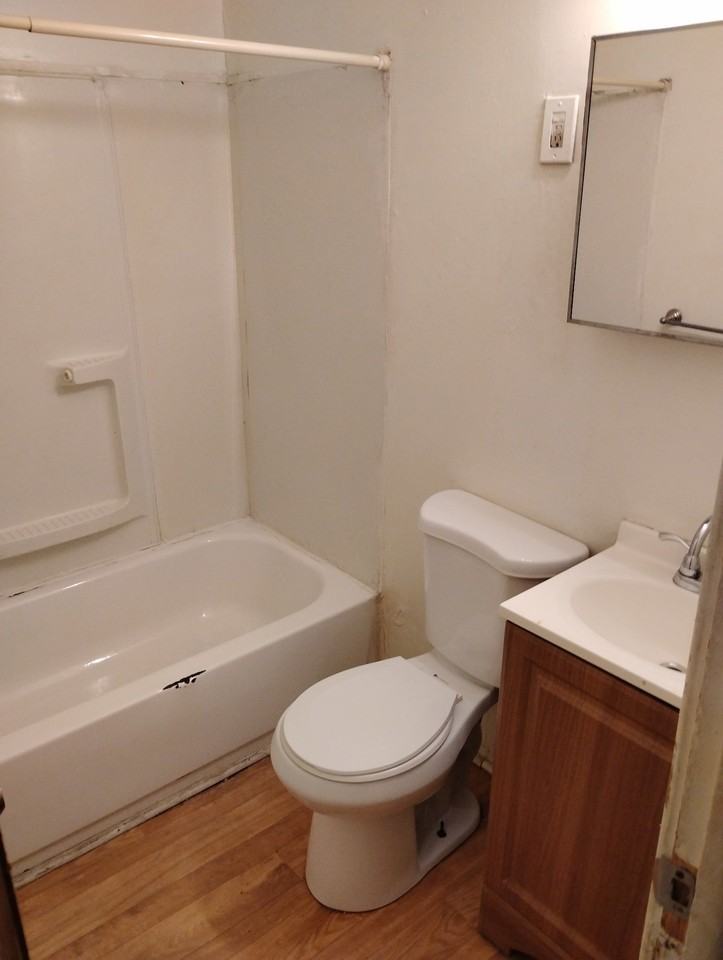 150 Lark St #1R - Photo 3 of 11