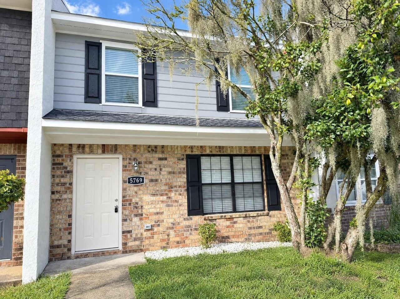 5769 Dewsbury Ln - Photo 2 of 20