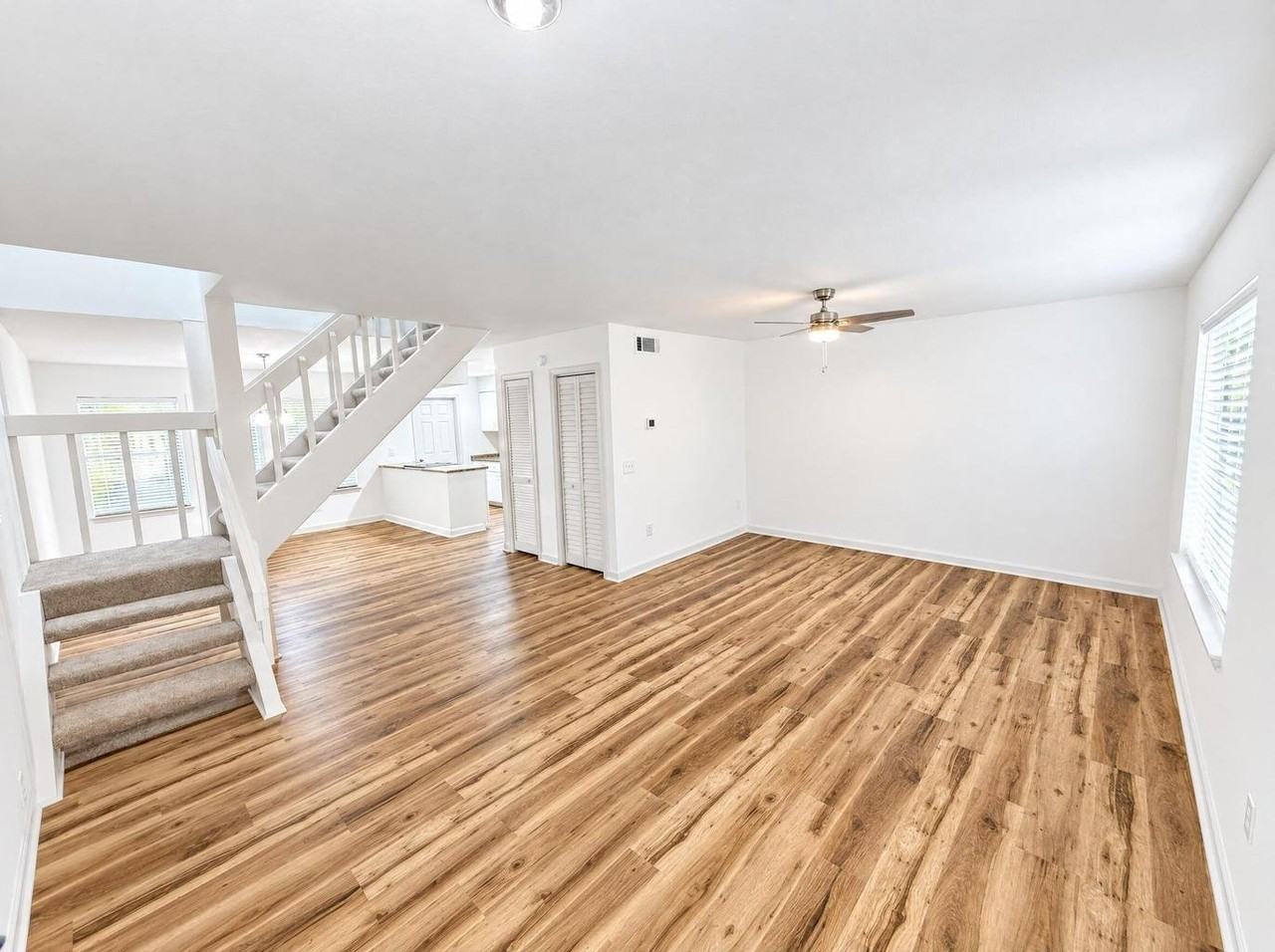 5769 Dewsbury Ln - Photo 4 of 20