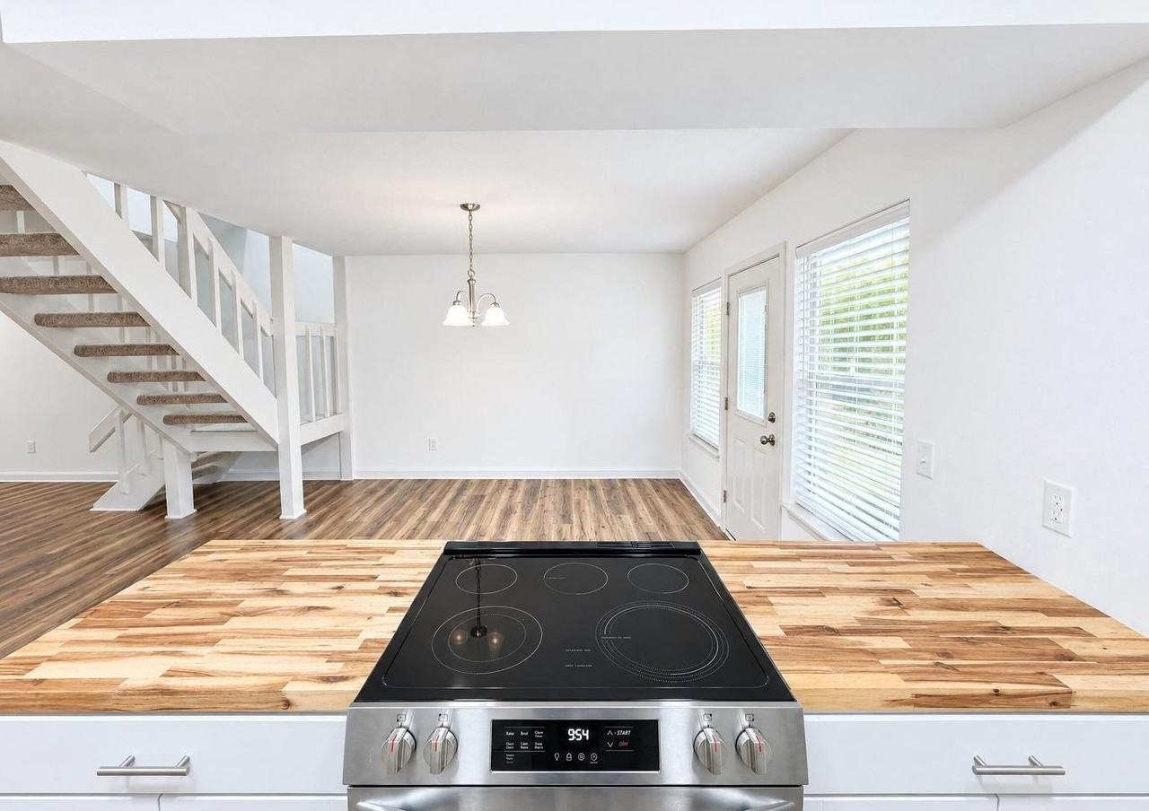 5769 Dewsbury Ln - Photo 6 of 20