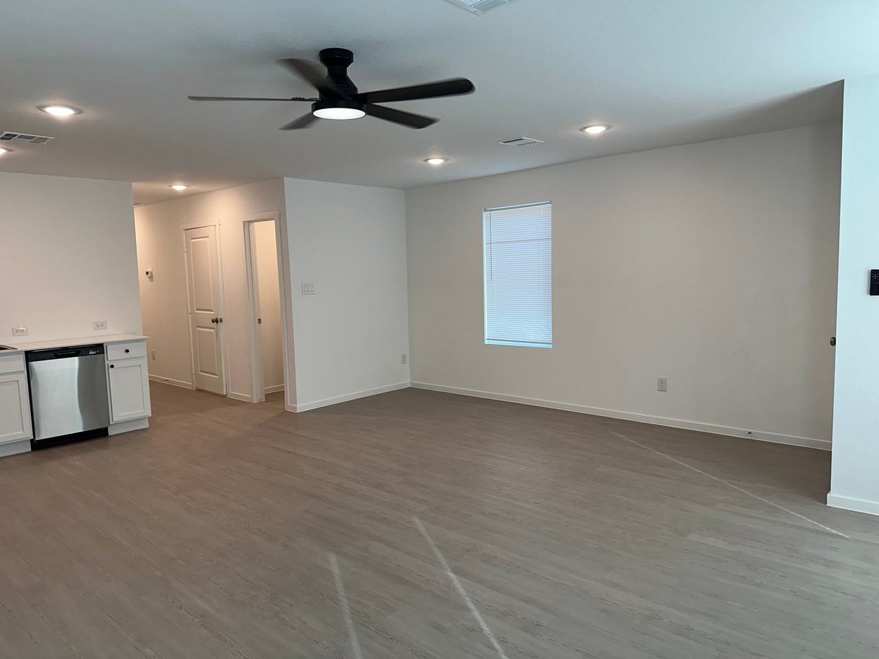 10735 Minuet Ln - Photo 4 of 27