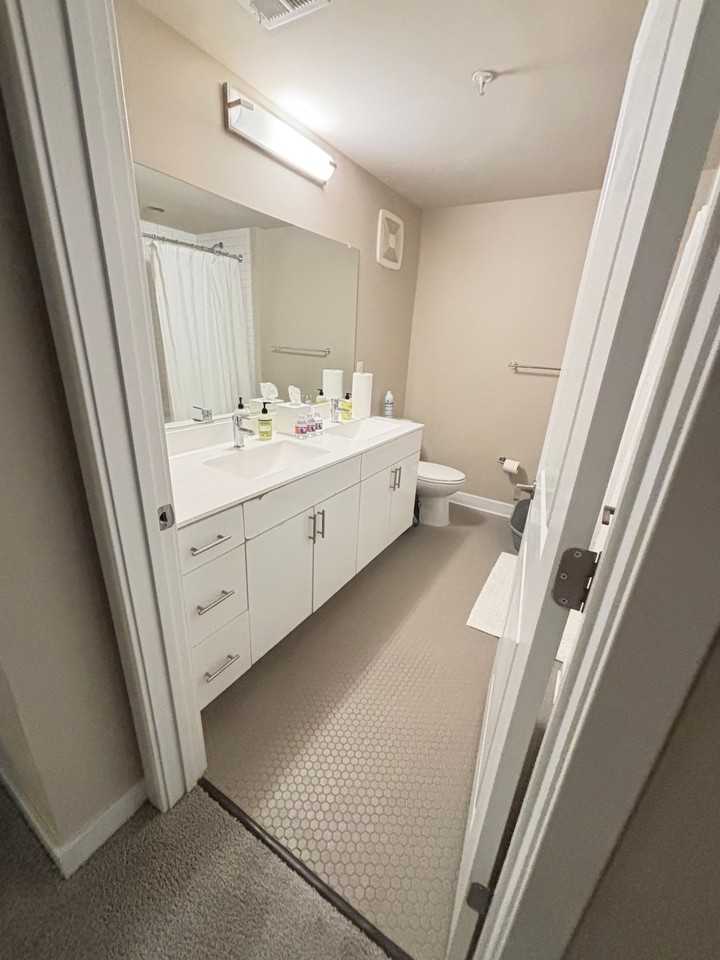 7915 Jones Branch Dr #132 - Photo 6 of 9