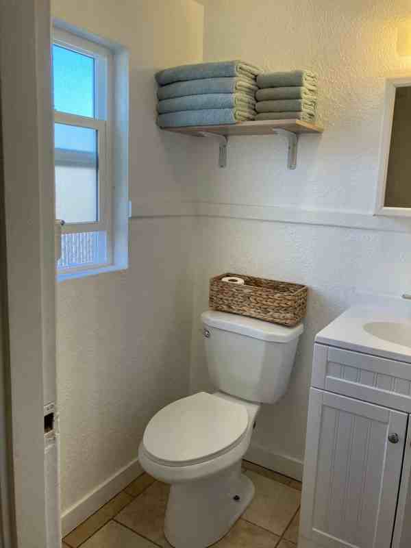 1513 Basin St Sw #5 - Photo 3 of 5