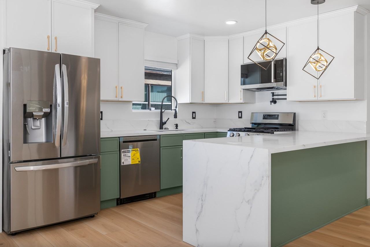 3909 Marine View Ave #1 - Photo 5 of 16