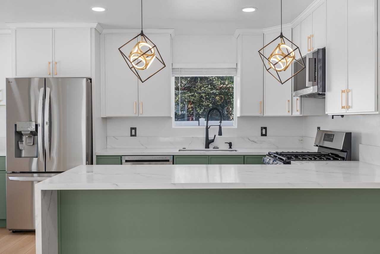 3909 Marine View Ave #1 - Photo 6 of 16