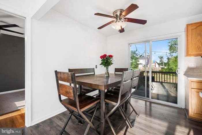 249 Keller St - Photo 3 of 39
