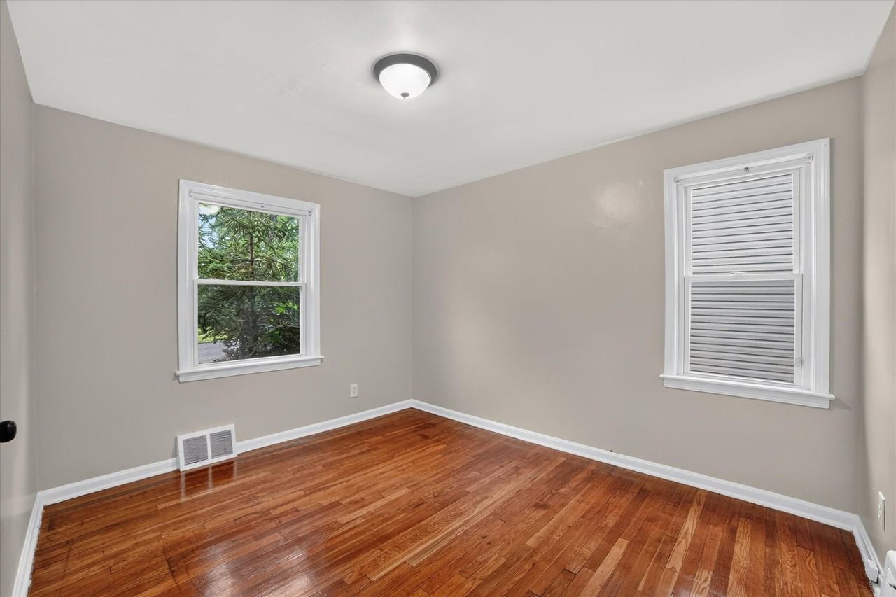 14112 Krems Ave - Photo 7 of 20